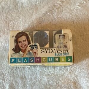 Sylvania Blue Dot Flashcubes in Box vintage